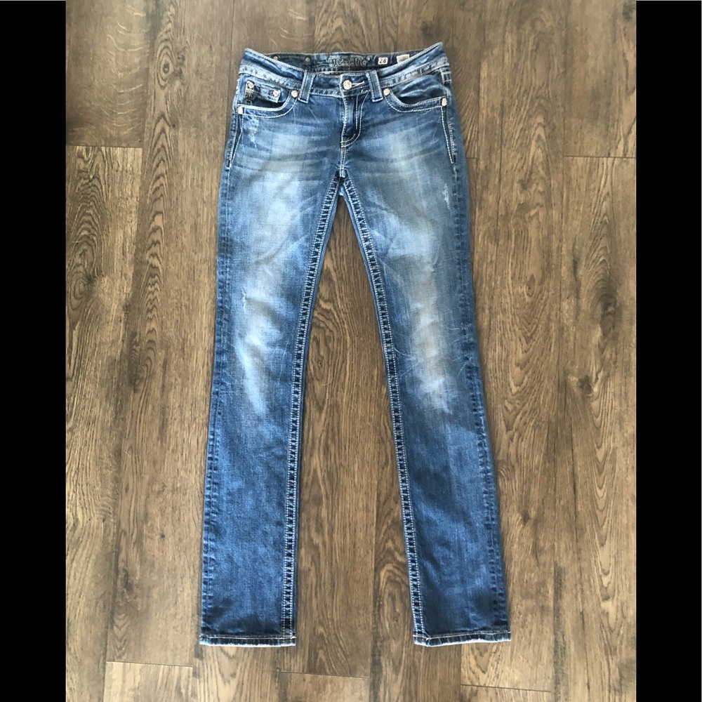 MISS ME embellished lightly distressed jeans